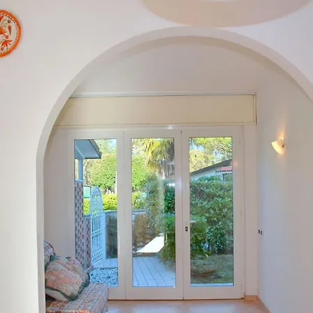 Villa Quiet Retreat In Pineda