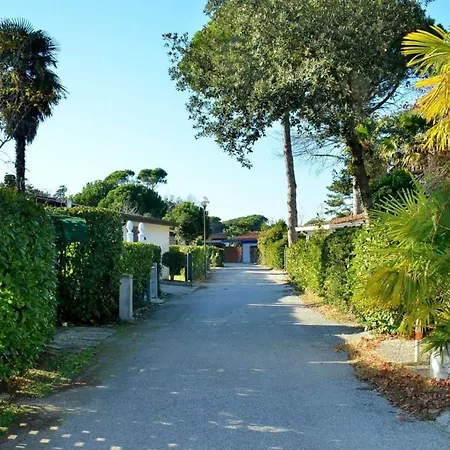 Homely Flat For 5, In A Area In * Bibione